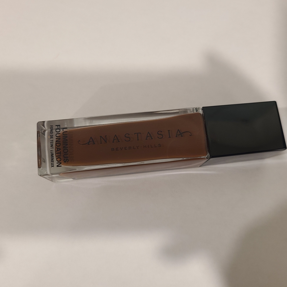Anastasia Beverly Hills Luminous Foundation - Brown